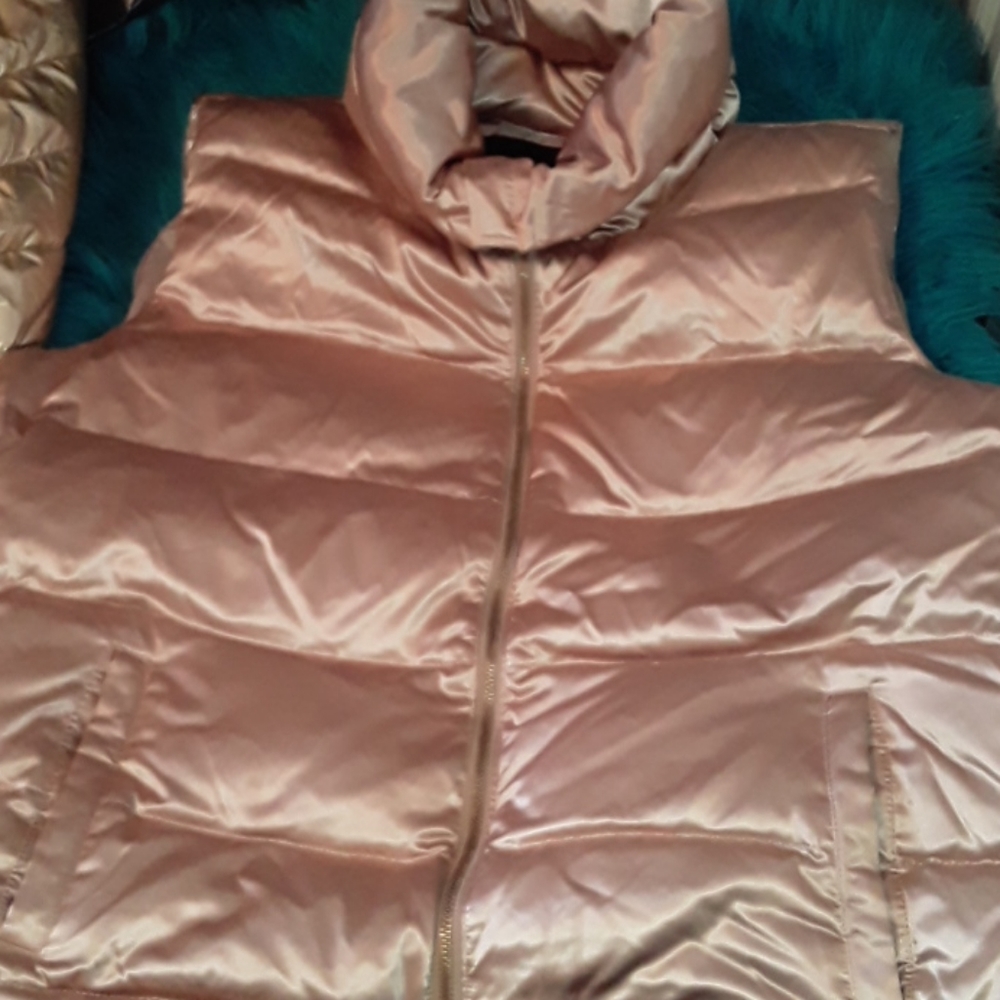 Vest - Picture 2 of 3